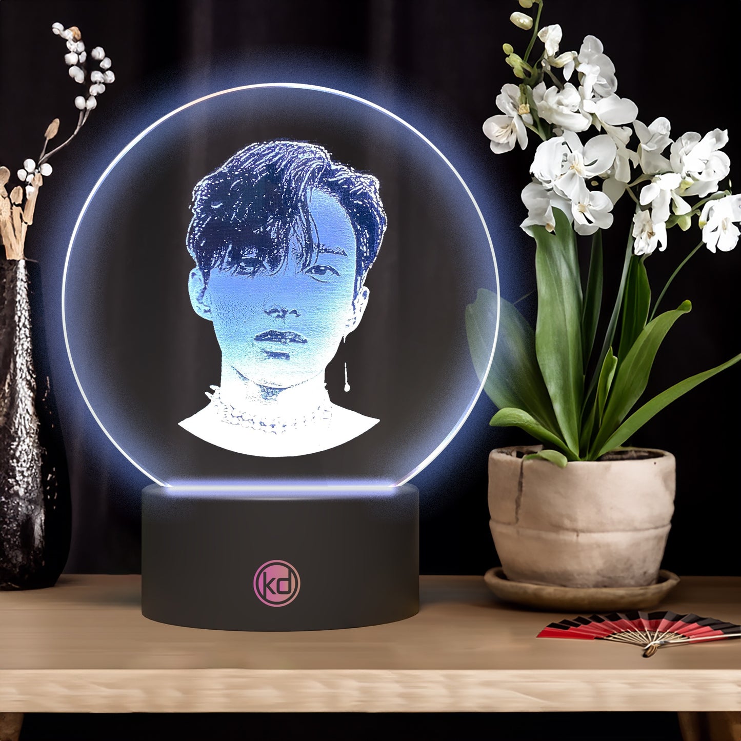 Idol LED Lamp